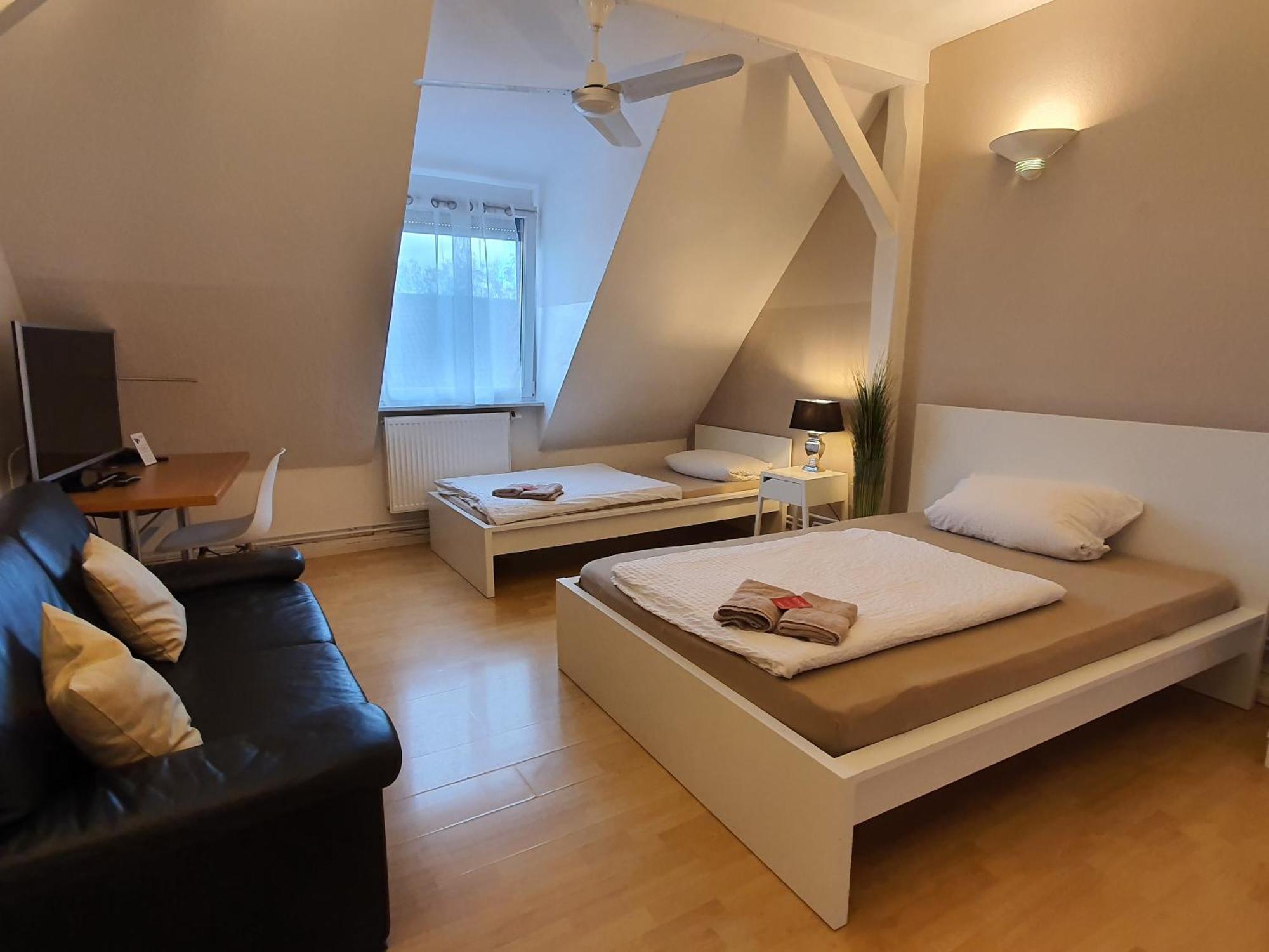 Colodging Mannheim - Private Rooms & Kitchen Ngoại thất bức ảnh