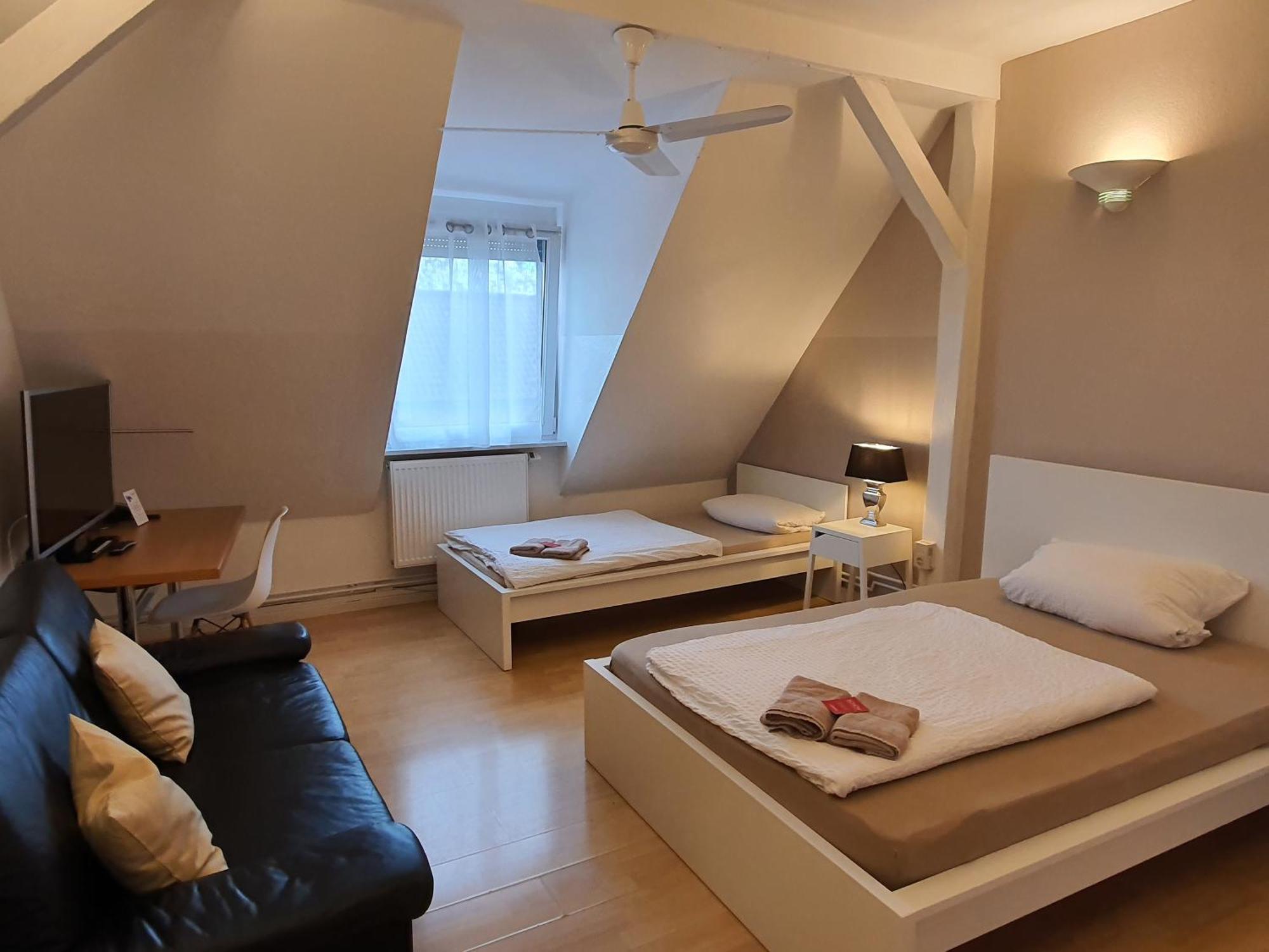 Colodging Mannheim - Private Rooms & Kitchen Ngoại thất bức ảnh