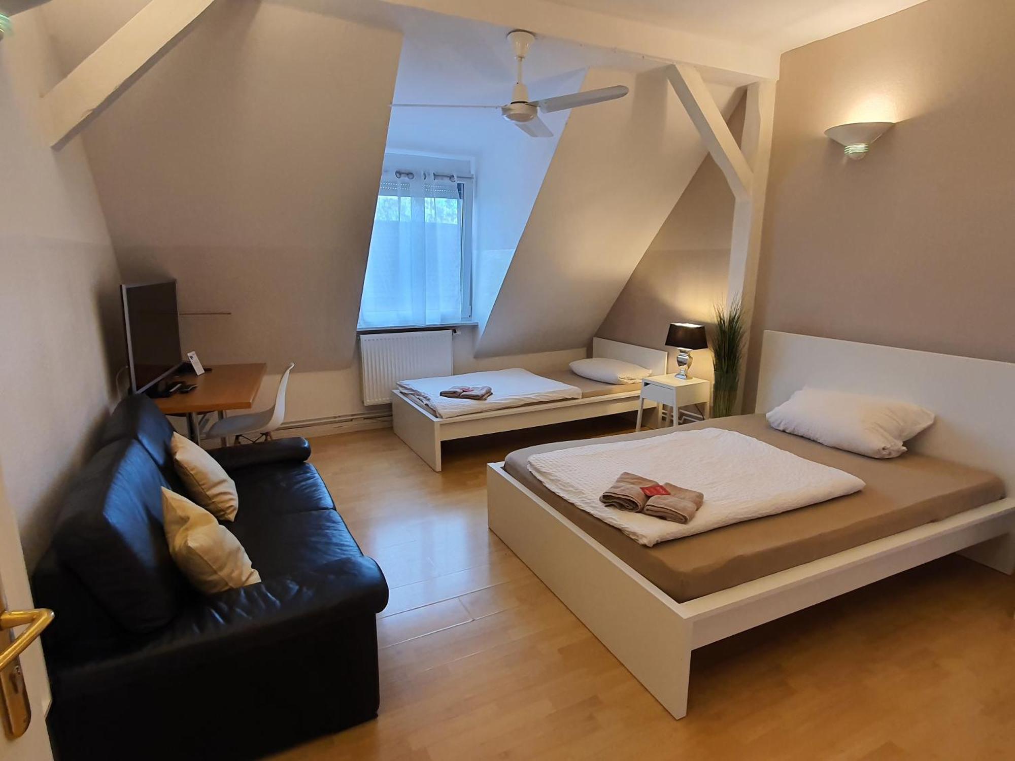 Colodging Mannheim - Private Rooms & Kitchen Ngoại thất bức ảnh