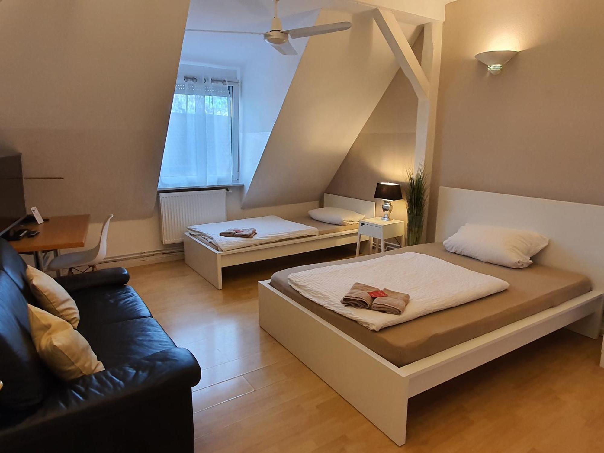 Colodging Mannheim - Private Rooms & Kitchen Ngoại thất bức ảnh